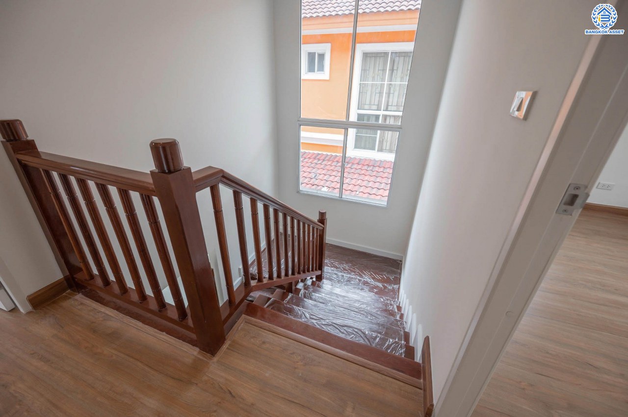 บ้านมือสองตกแต่งใหม่ หลังใหญ่ โครงการ ภัสสร14 บางใหญ่ ดีไซน์ทันสมัย เนื้อที่ 63.8 ตร.ว. รองรับทุกความสุขด้วยแปลนหน้าสวนสาธารณะ ฟังก์ชัน 3 ห้องนอน 3 ห้องน้ำ 2 ที่จอดรถ บนทำเลศักยภาพ ใกล้เซ็นทรัลเวสต์เกต ทางด่วน "ศรีรัช" และรถไฟฟ้าสายสีม่วง "สถานีตลาดบางใหญ่"...